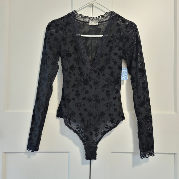 Free people babes in bandeaus bodysuit - Picture 5 of 16